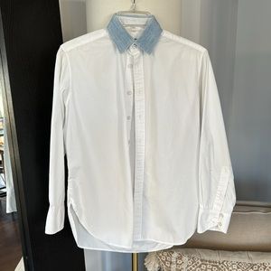 White shirt with denim collar